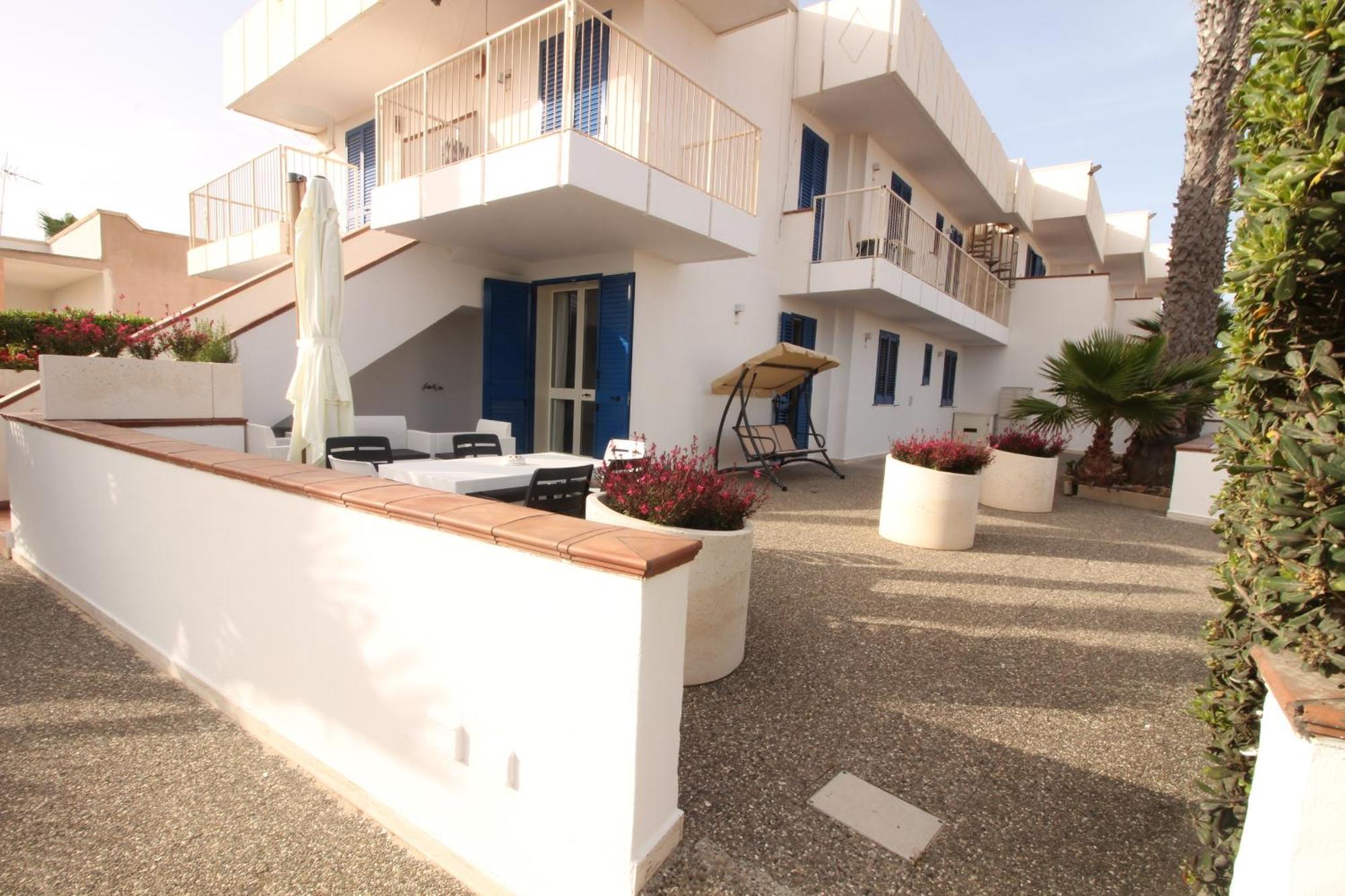 Residence Mare Azzurro Торре-Сан-Джованни-Удженто Экстерьер фото