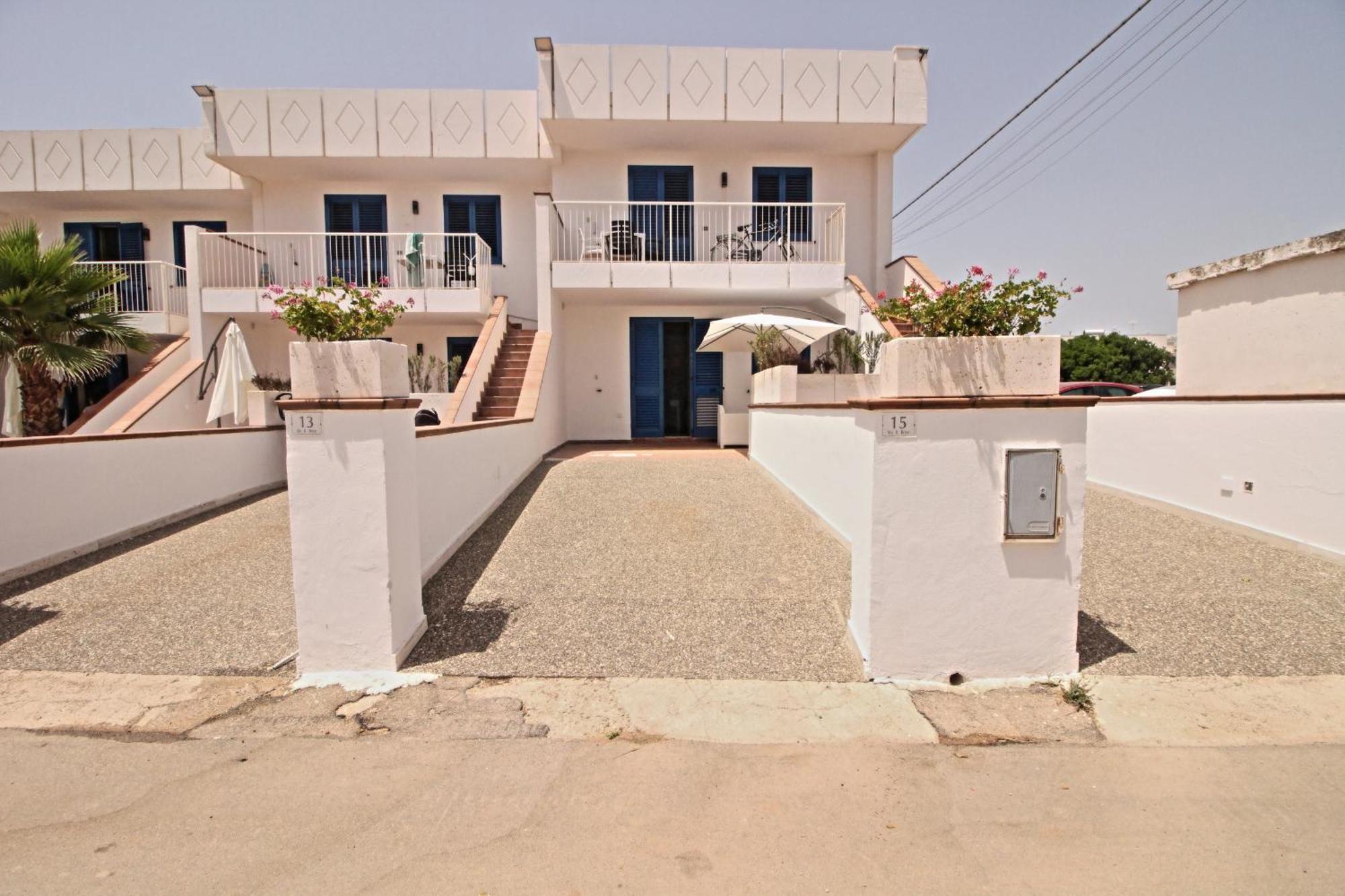 Residence Mare Azzurro Торре-Сан-Джованни-Удженто Экстерьер фото